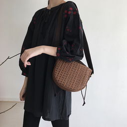 轉(zhuǎn)角1號(hào)精品女裝店 秋季新風(fēng)尚，韓版娃娃裙演繹溫柔浪漫